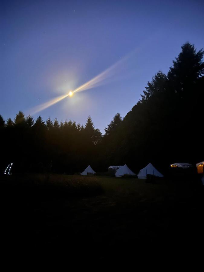 Au Pre Fleuri Eco Glamping Hotel Le Lindois ภายนอก รูปภาพ