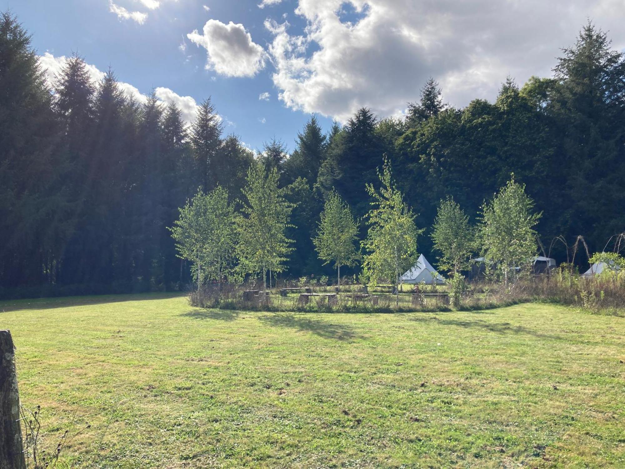 Au Pre Fleuri Eco Glamping Hotel Le Lindois ภายนอก รูปภาพ