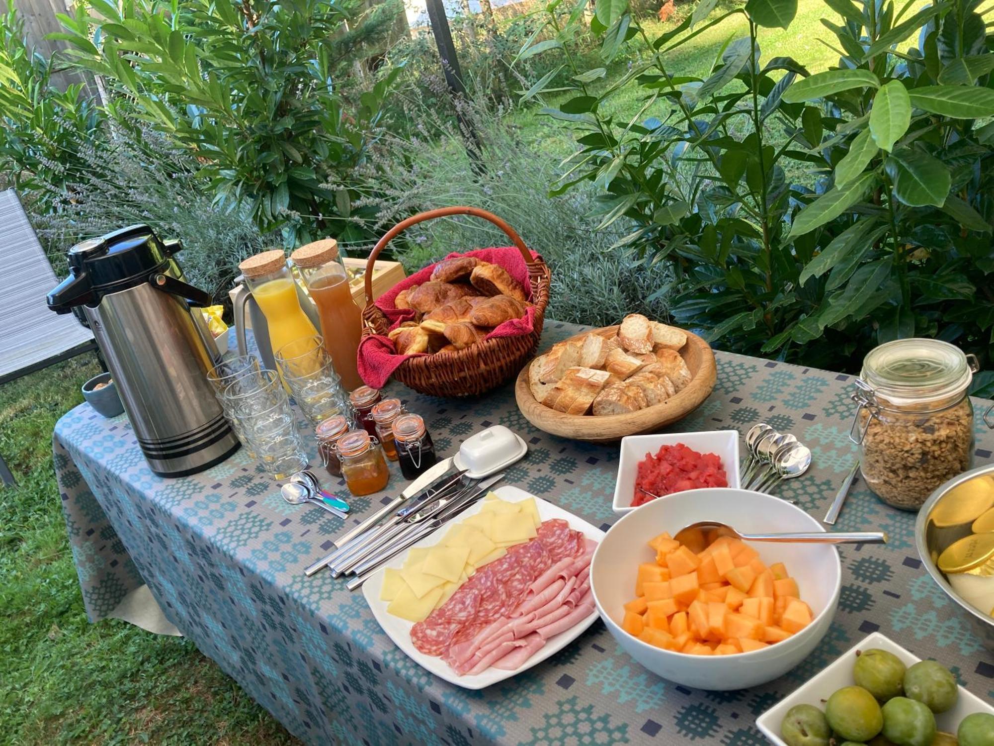 Au Pre Fleuri Eco Glamping Hotel Le Lindois ภายนอก รูปภาพ
